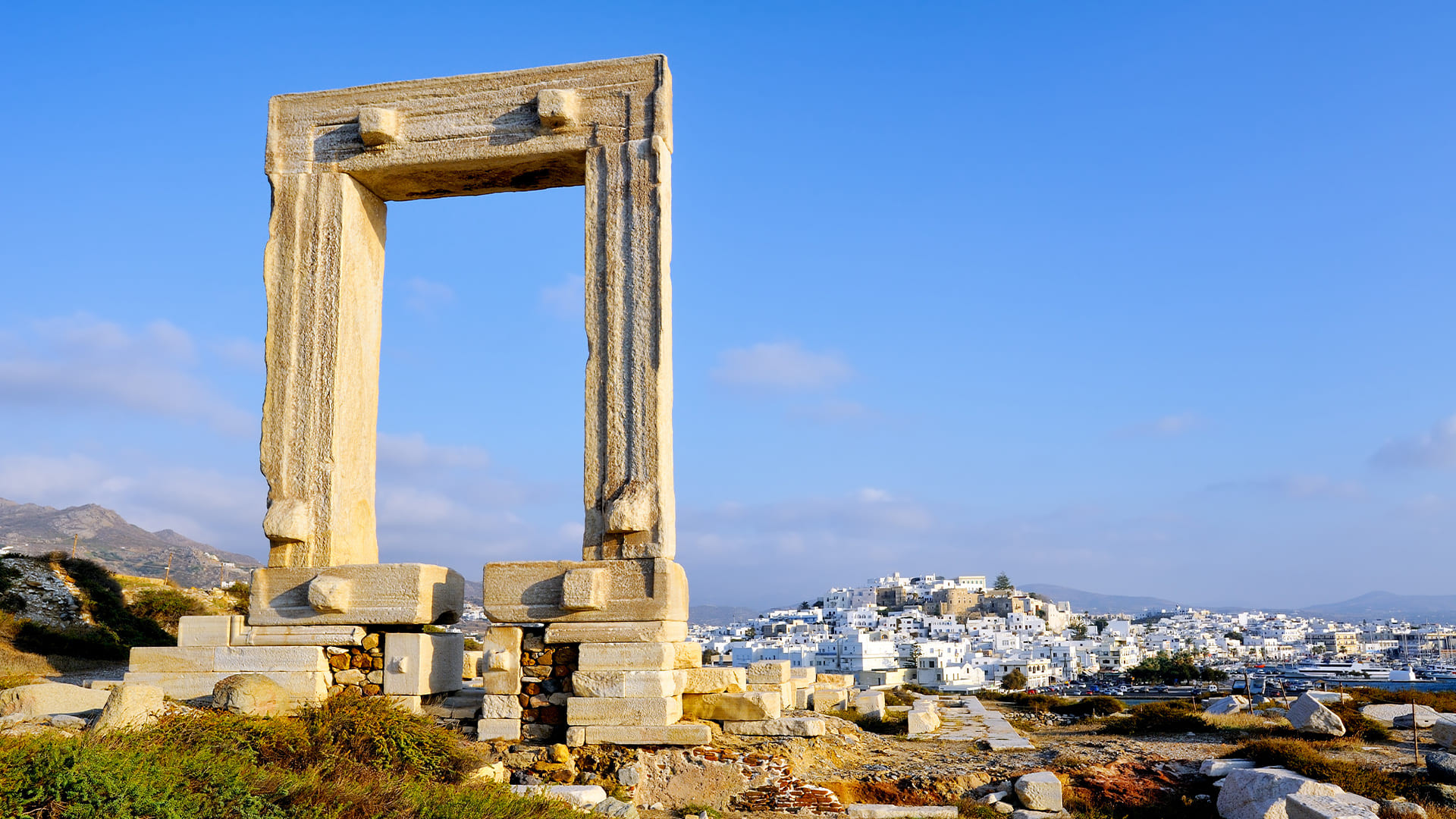 Arche rocheuse au bord de la mer - Cyclades - Grèce