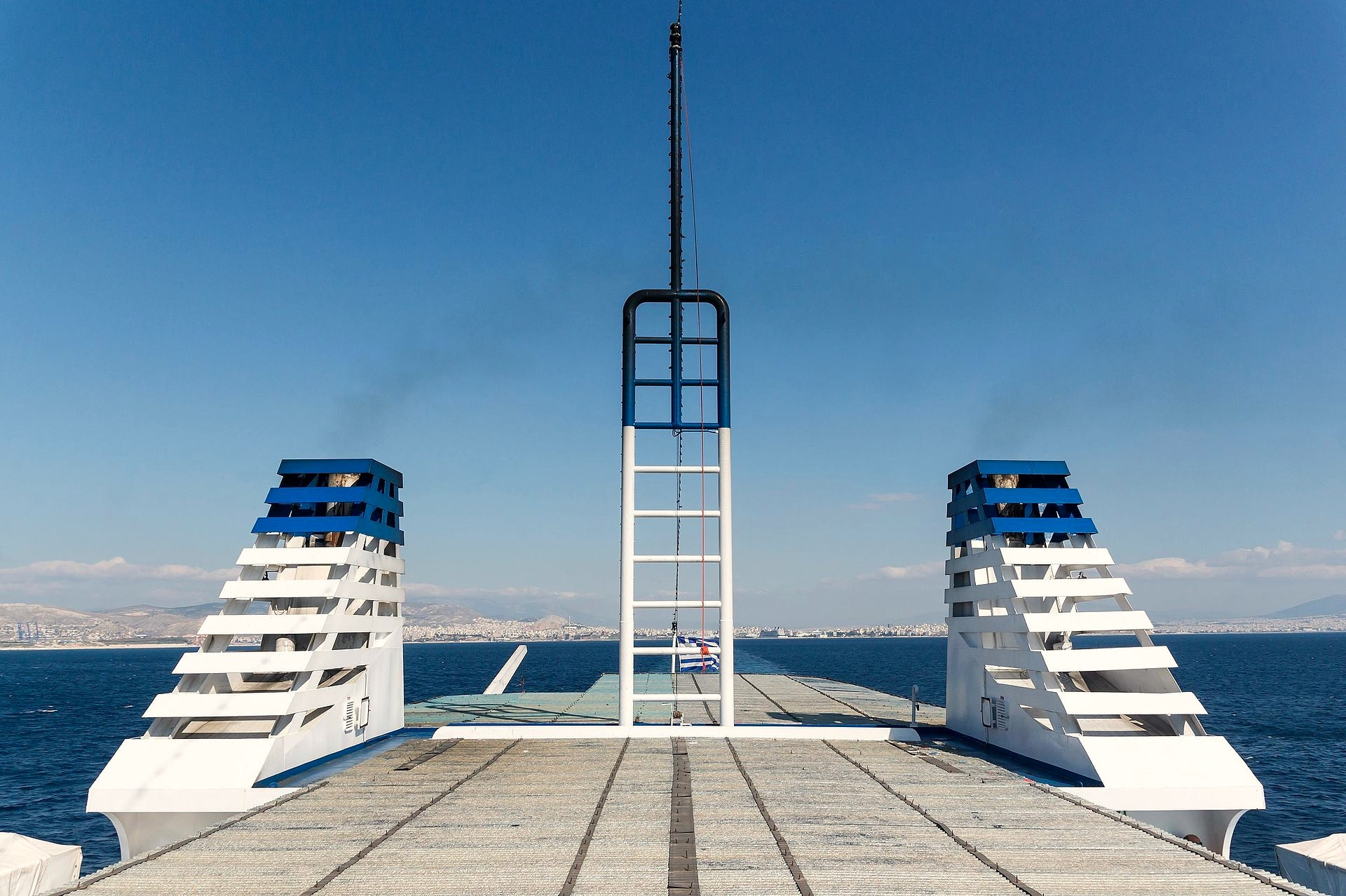 Traversée en ferry vers Égine - golfe Saronique, Grèce