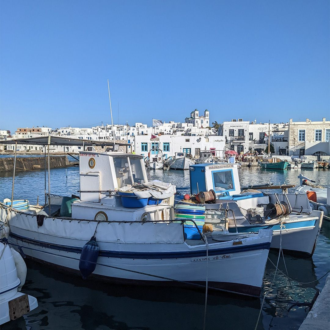 Bateaux de pêche dans le port de Naoussa - Paros - Grèce