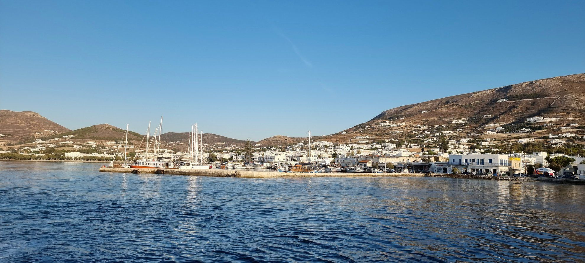 Port et village blanc - Cyclades - Grèce