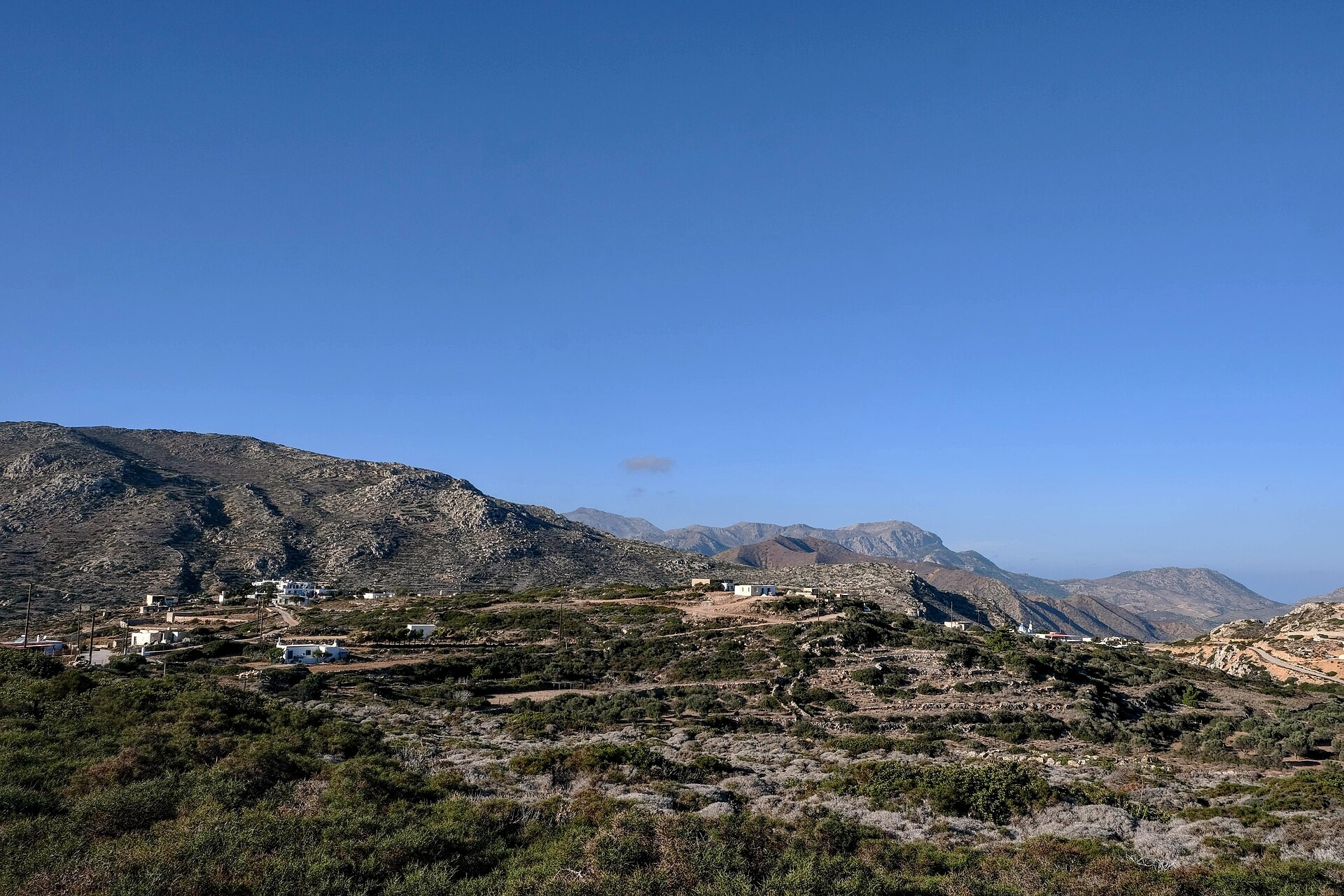 Paysage de l'arrière-pays vallonné de Karpathos - Dodécanèse - Grèce © Magnus.chronicles / Wikimedia (CC BY 4.0)