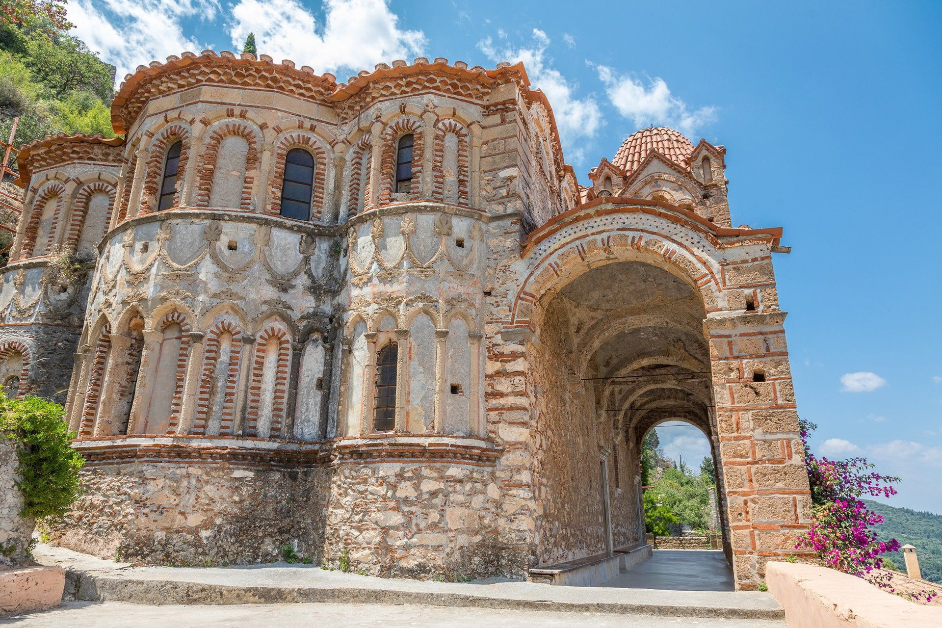 Monastere De La Pantanassa A Mystra C Adobe Stock - Grèce © Adobe Stock