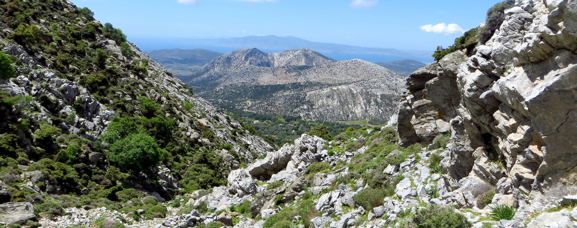Paysage montagneux et vallée intérieure - Naxos - Cyclades, Grèce