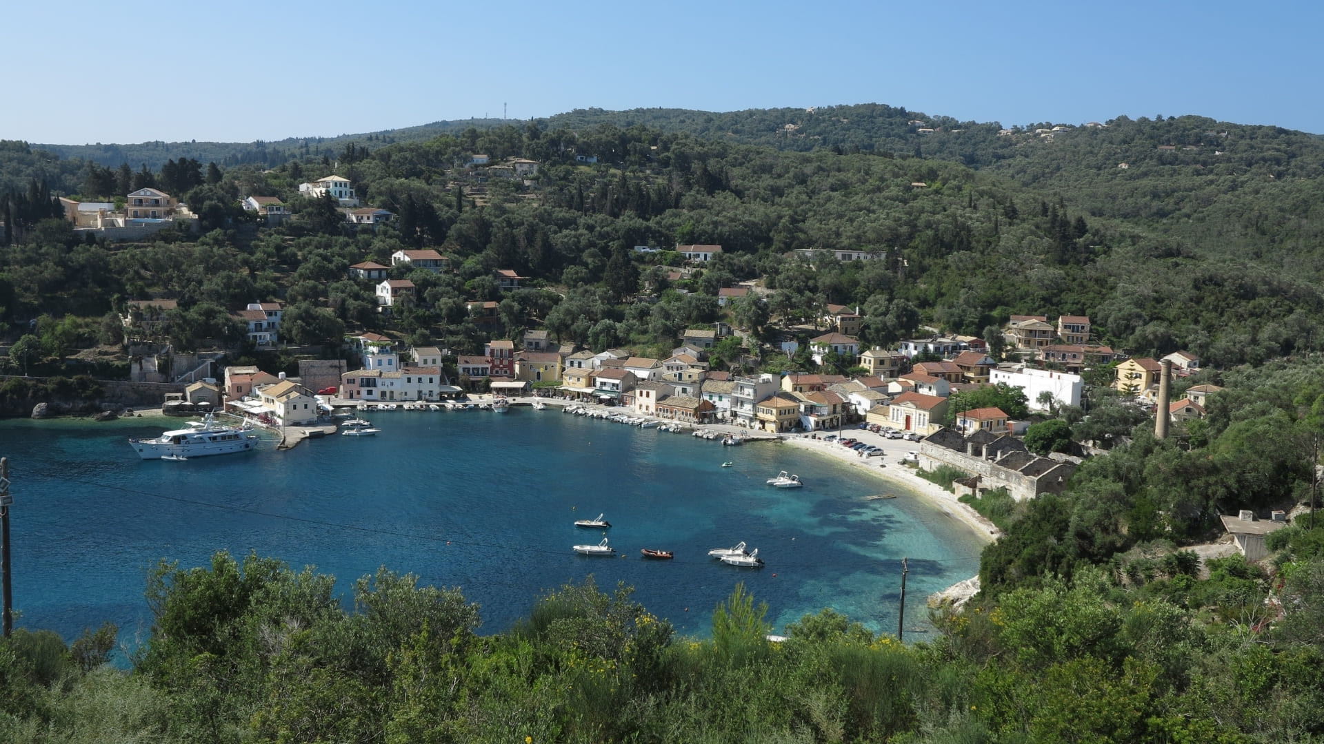 Petit port de Loggos sur la côte est - Paxos - Grèce