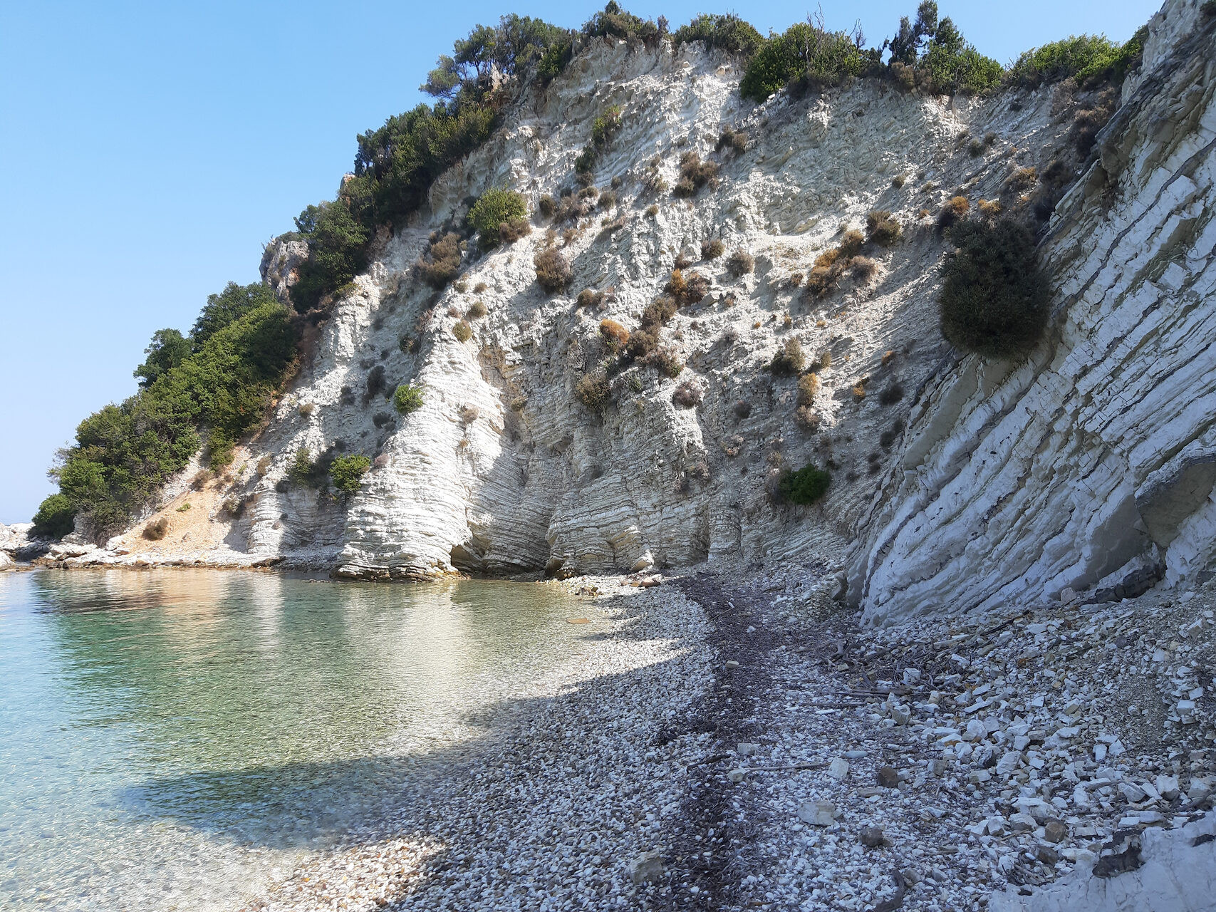 Crique turquoise de la plage de Gidaki - Ithaque, Îles Ioniennes - Grèce © GerritR / Wikimedia (CC BY-SA 4.0)