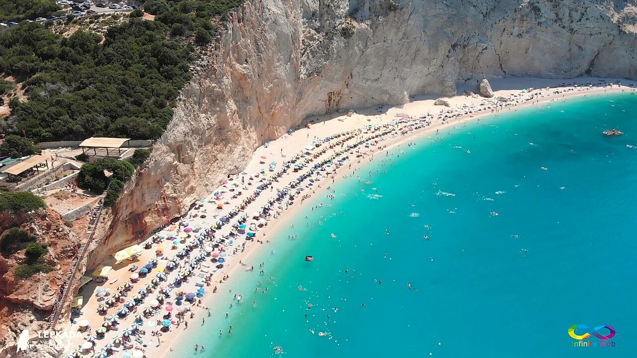 Falaises blanches de Porto Katsiki - Leucade, îles Ioniennes - Grèce © Cboursinos46 / Wikimedia (CC BY-SA 4.0)