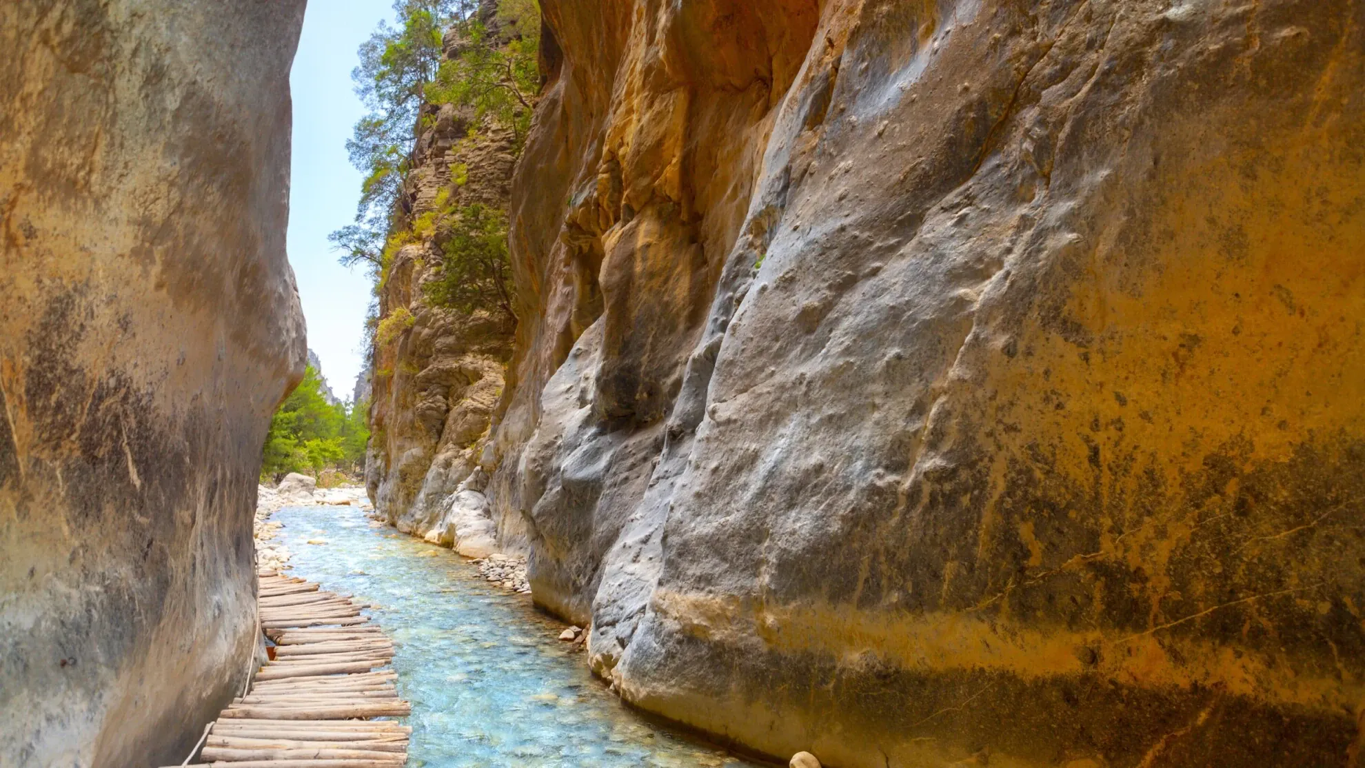 Passerelle en bois dans les gorges de Samaria - Crète - Grèce