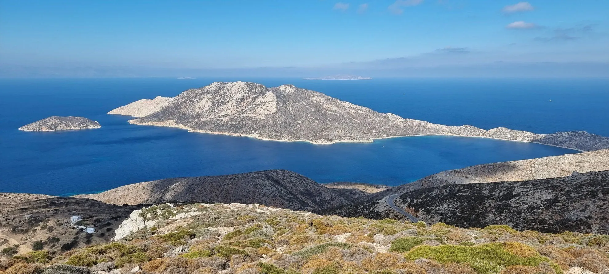 Groupe de raquettes face au Cervin - Italie © Pierre Paillat