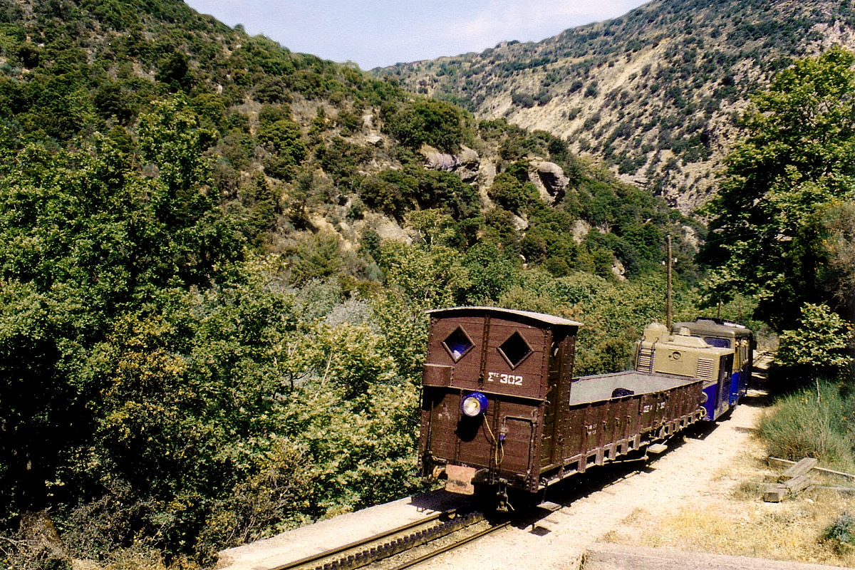 Train à crémaillère traversant les gorges du Vouraïkos - Péloponnèse - Grèce © Frank Weimer / Wikimedia (CC BY-SA 2.0 de)