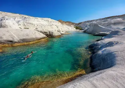 Sifnos, Milos et Kimolos : trois îles secrètes des Cyclades à pied