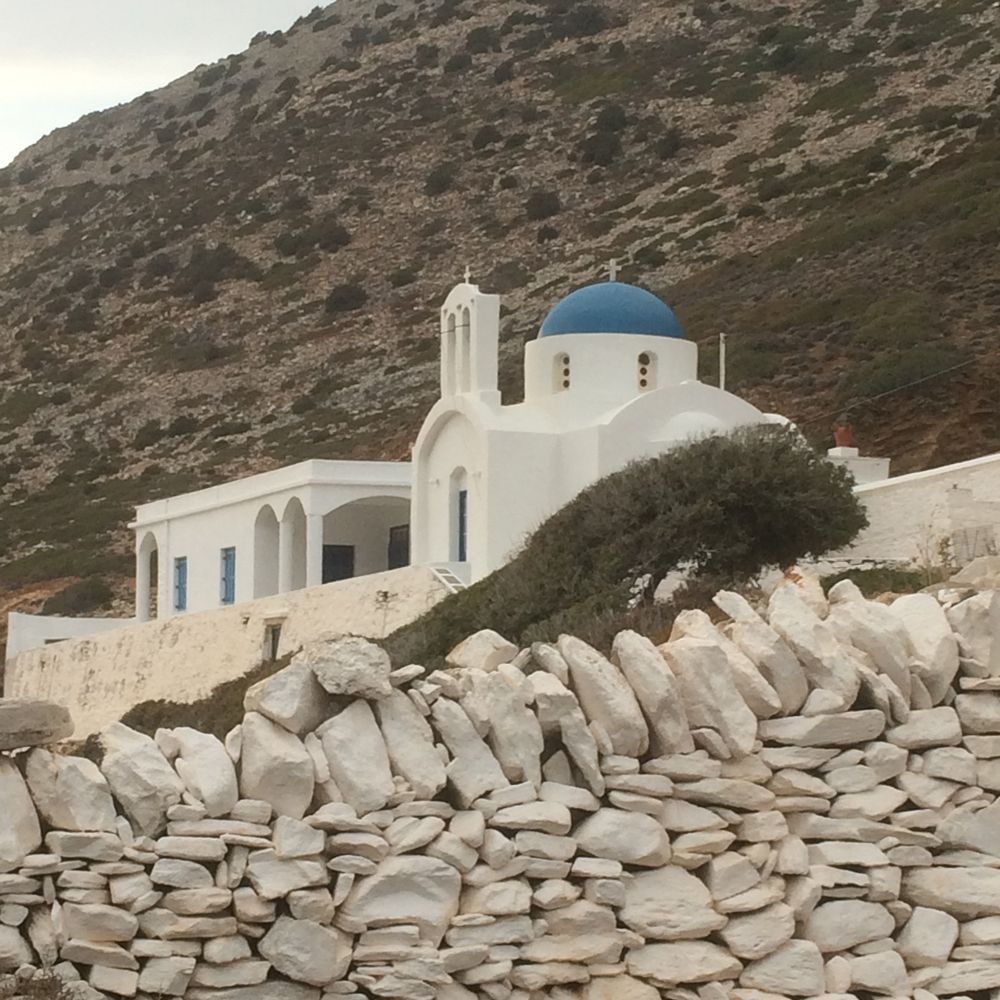 Église Sainte Catherine dans la baie de Kamares, Sifnos