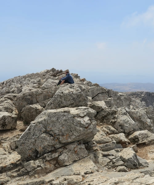 Naxos - Pause au sommet du mont Zas © François Ribard