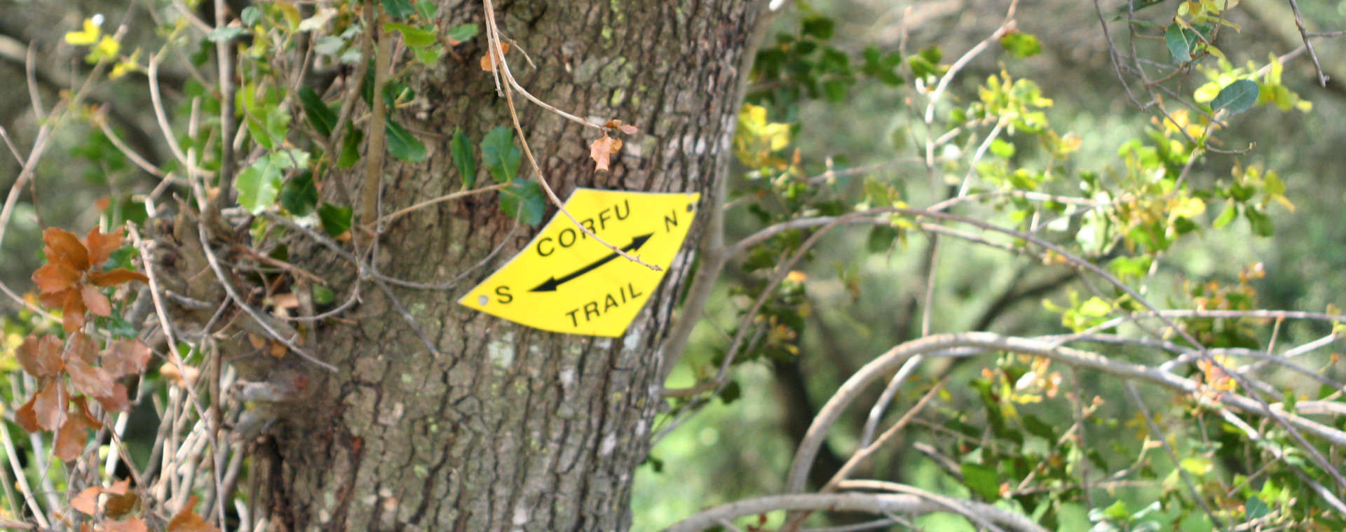 Corfu Trail markings