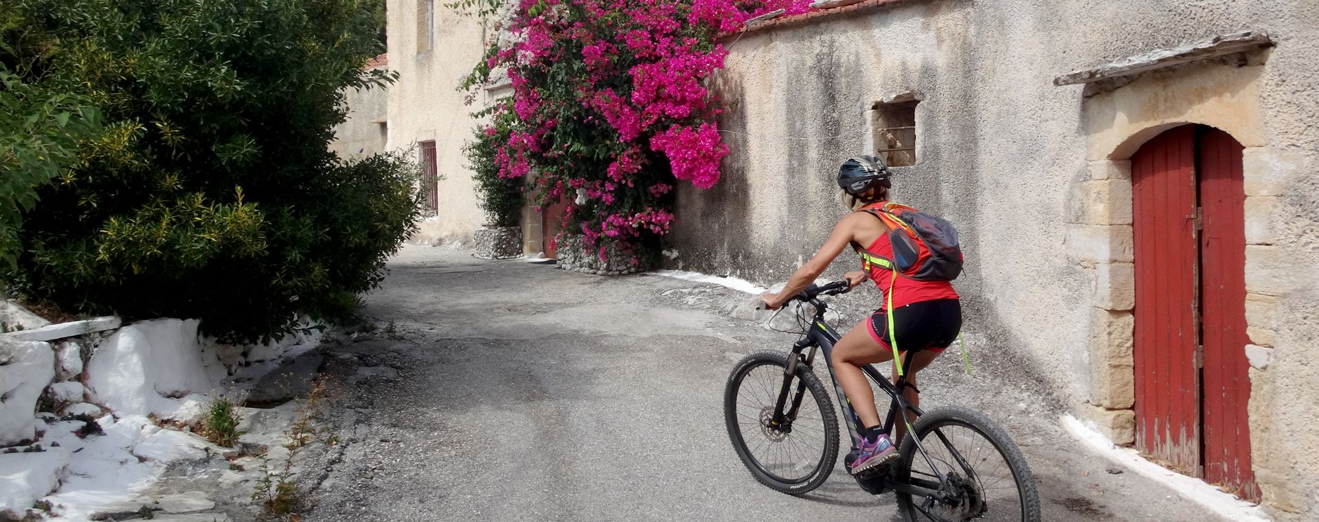 cycliste-village-crete