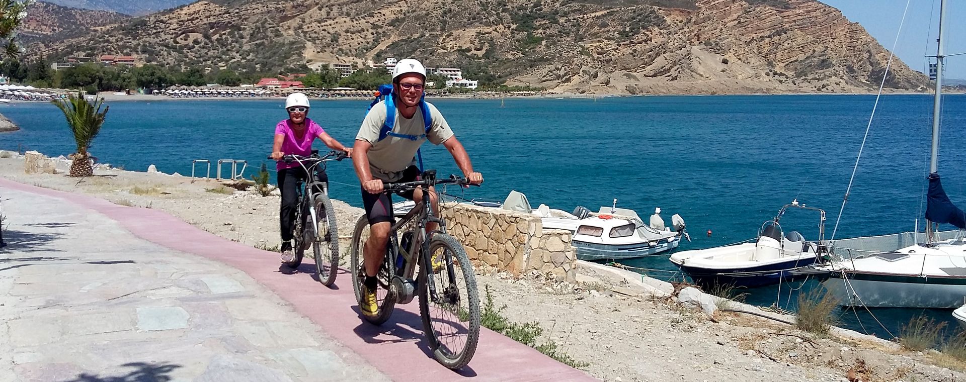 cyclistes-vtt-electrique-crete-grece