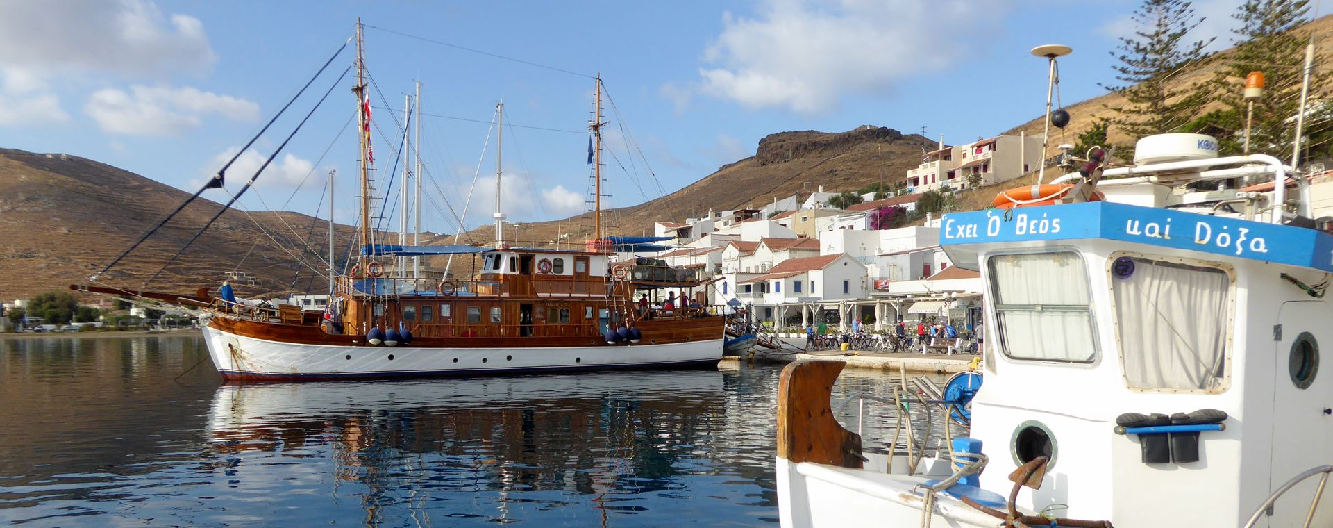 Le Panagiota dans le port de Korissia sur l'île de Kéa
