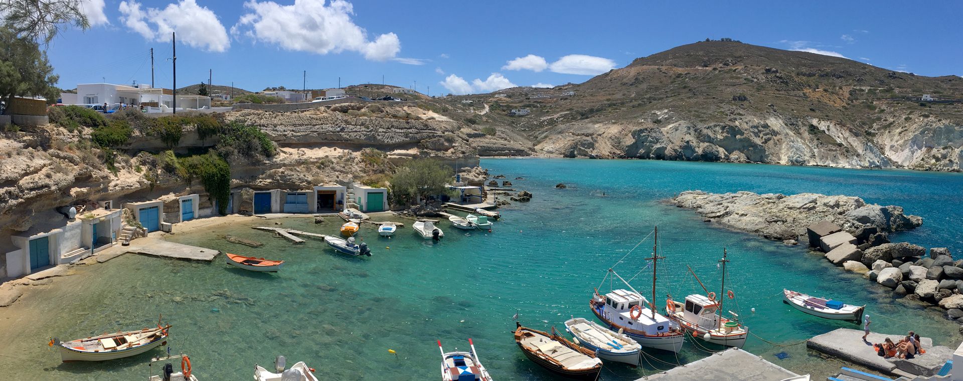 Le port de Mandrakia, île de Milos, Cyclades