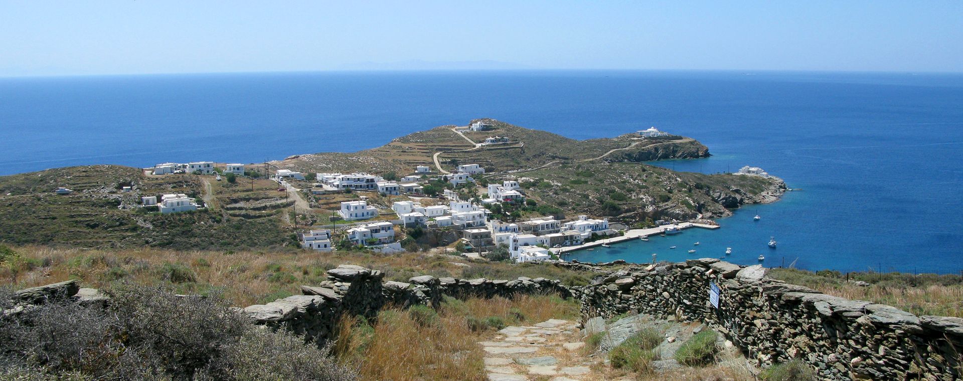 Village balnéaire de Faros sur l'île de Sifnos