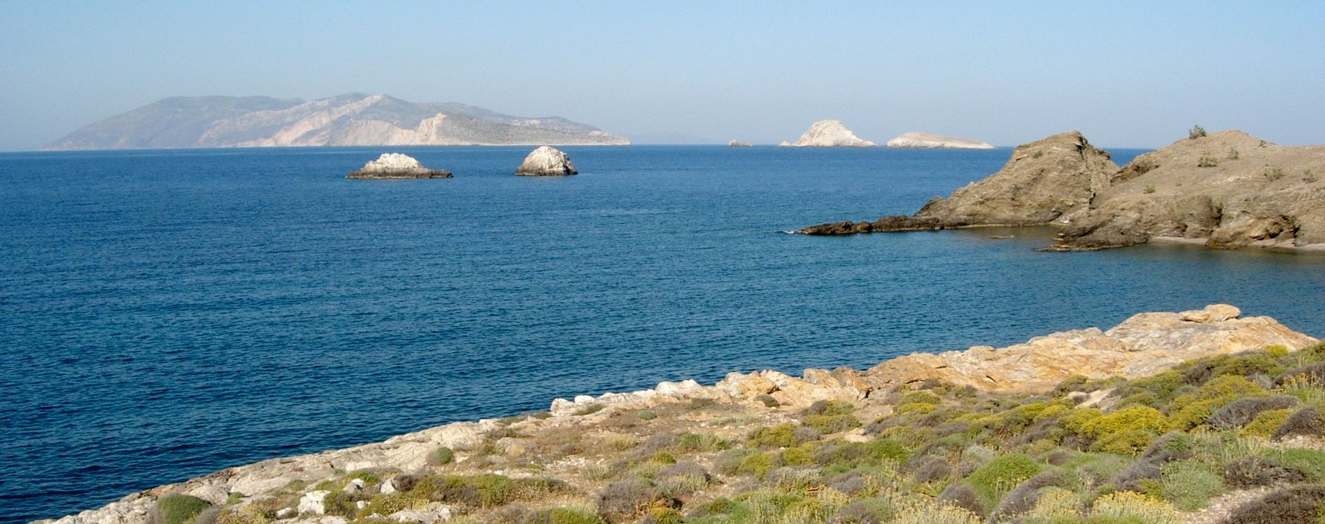 Vue sur la mer depuis Karavostasis, sur l'île de Folégandros